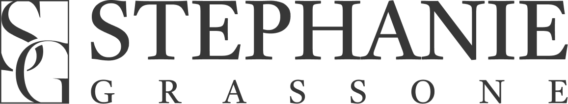 logotipo-black-horizontal-stephanie-grasssone-gray 1
